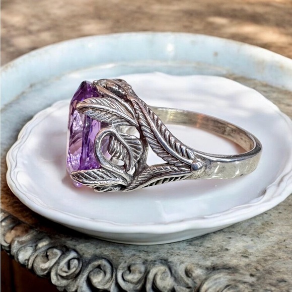 Estate 6ct Color-Changing Amethyst Sterling Silver Ring (8) - Picture 4 of 7